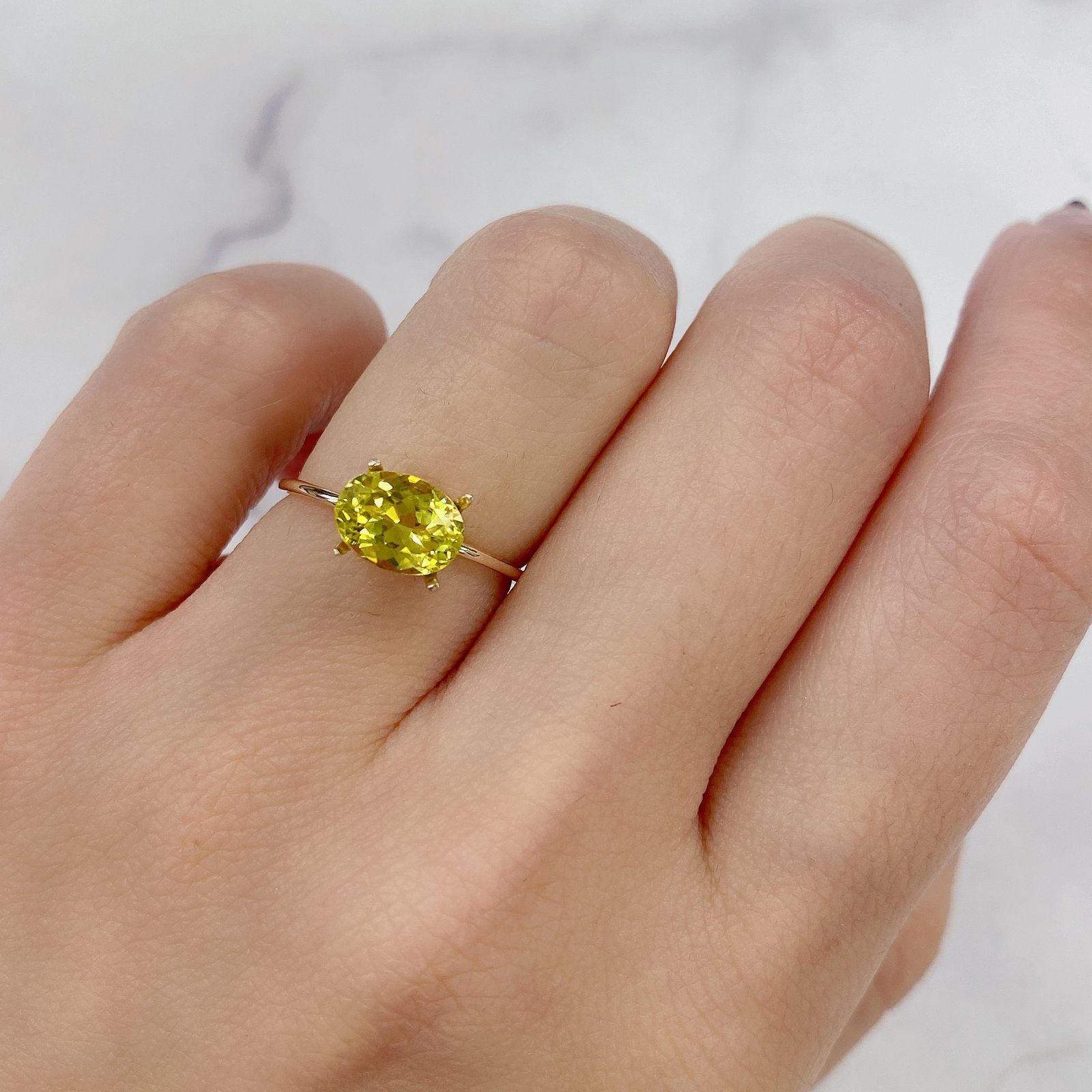 カナリートルマリン(宝石名イエロー・トルマリン) モザンビーク産 1.394ct ソ付(彩珠)[20117429]8.1×6.2mm前後