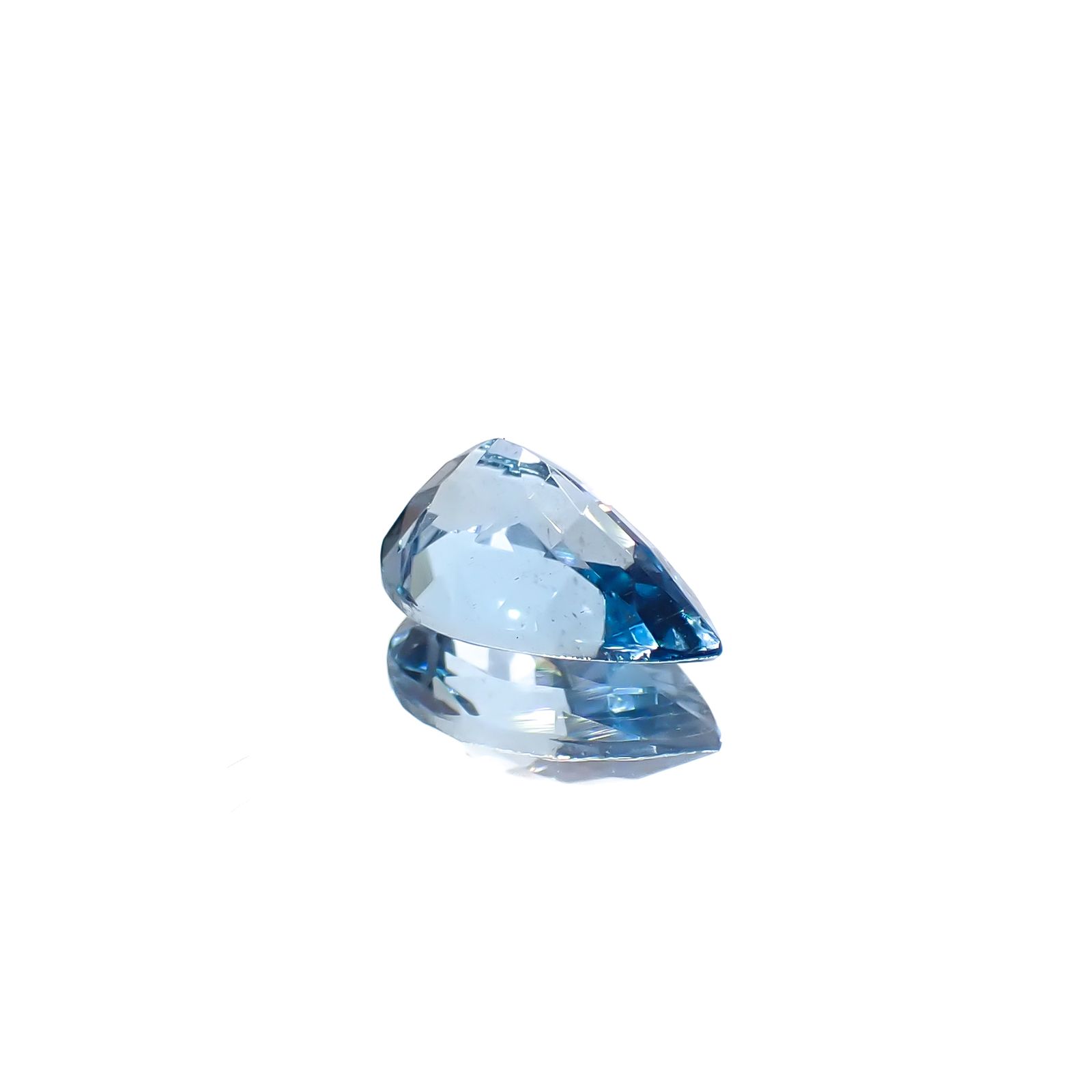 アクアマリン サンタマリアカラー マダガスカル産 0.78ct[240326966]7.9x5.1mm前後