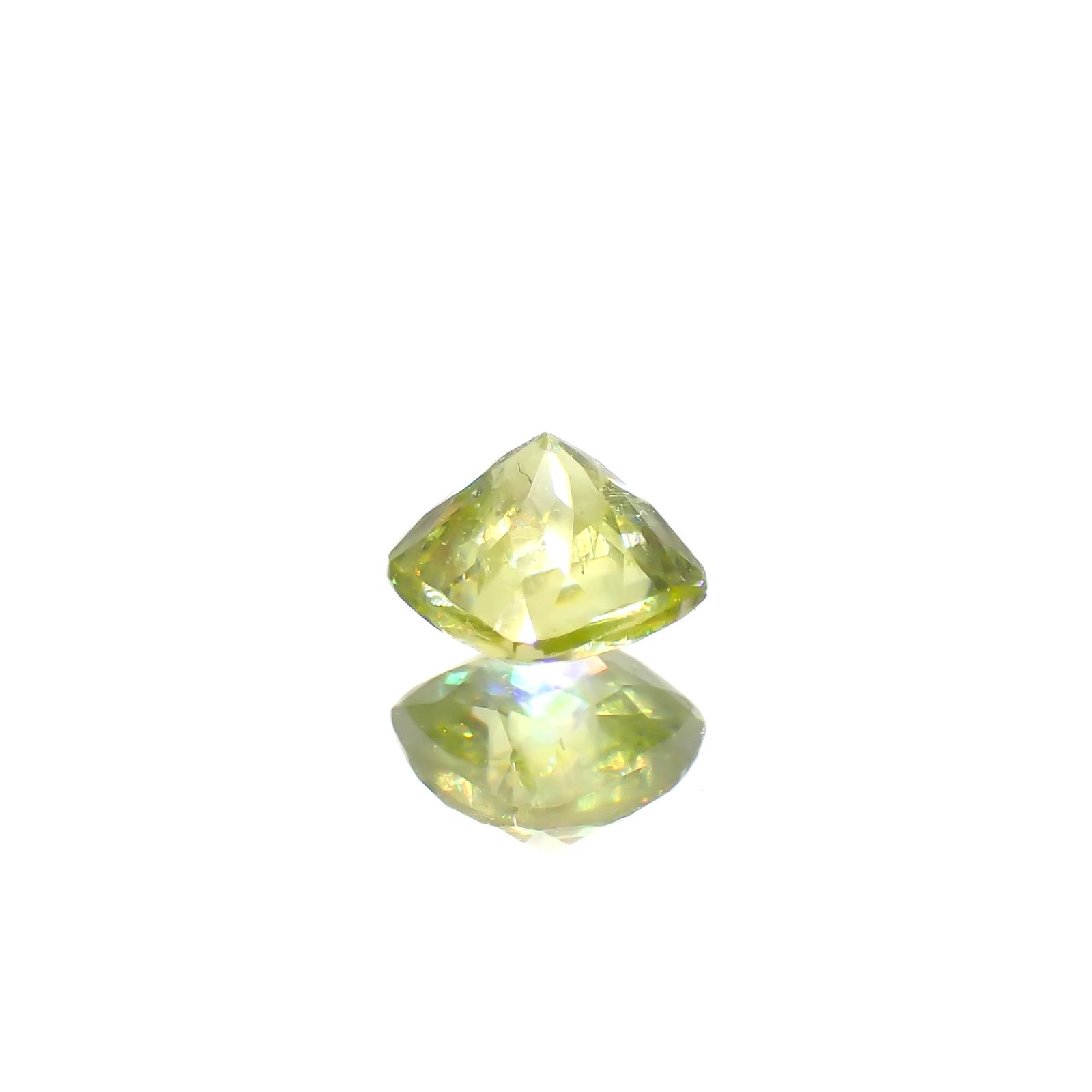 スフェーン マダガスカル産 0.40ct[240627910]4.1x4mm前後
