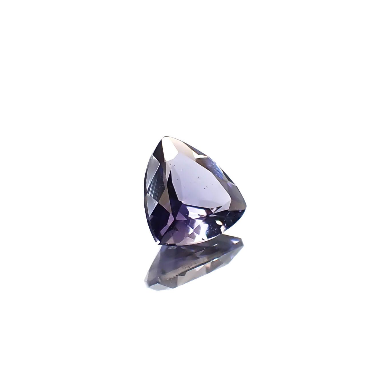 アイオライト タンザニア産 0.53ct [250430272]5.9x6.2mm前後
