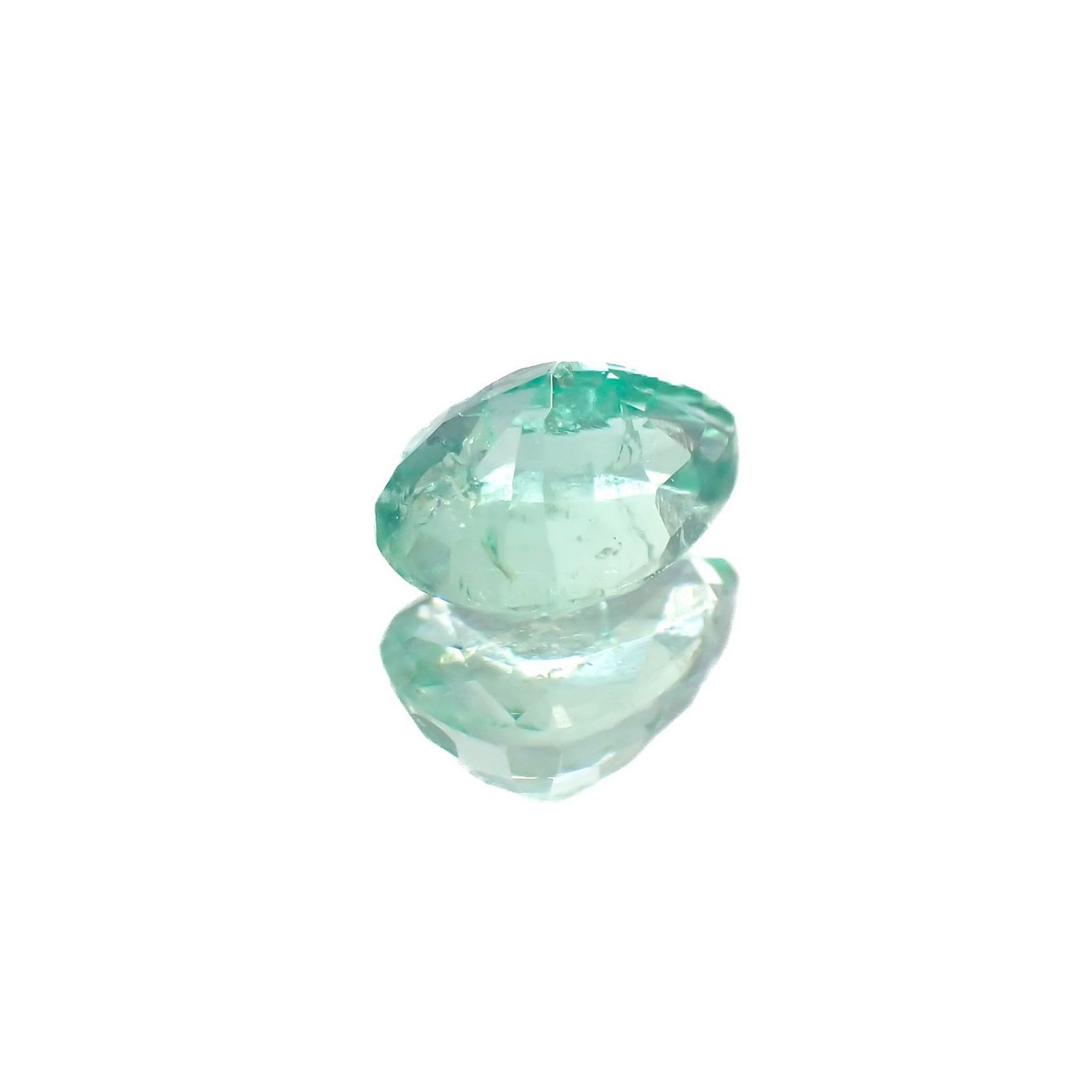 パステルカラーエメラルド コロンビア産 0.29ct / 5.1x3.8mm前後 [220918058]