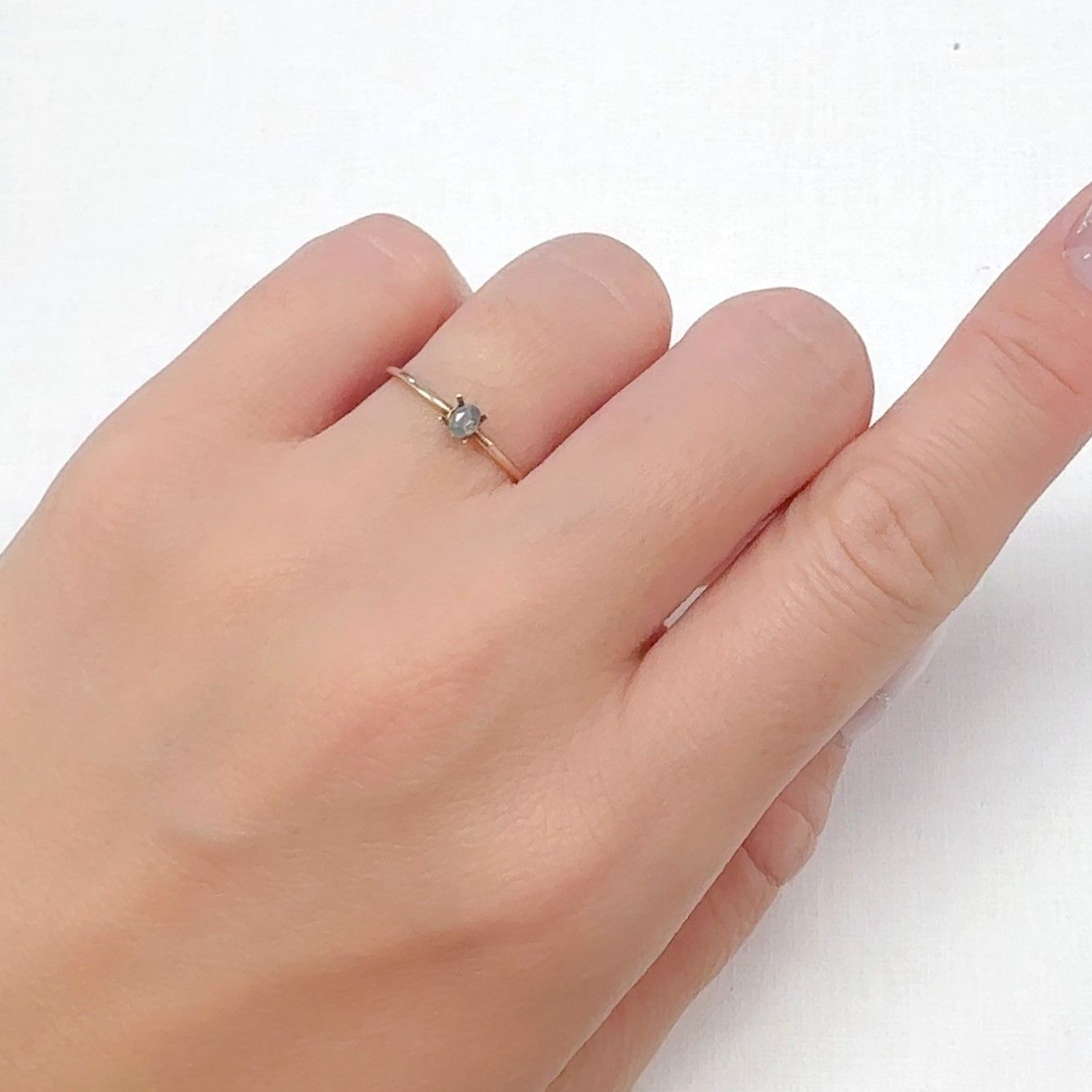 アレキサンドライトキャッツアイ ブラジル・ミナスジェライス州ヘマチタ鉱山産 0.089ct[240527428]3.3x2.4mm前後