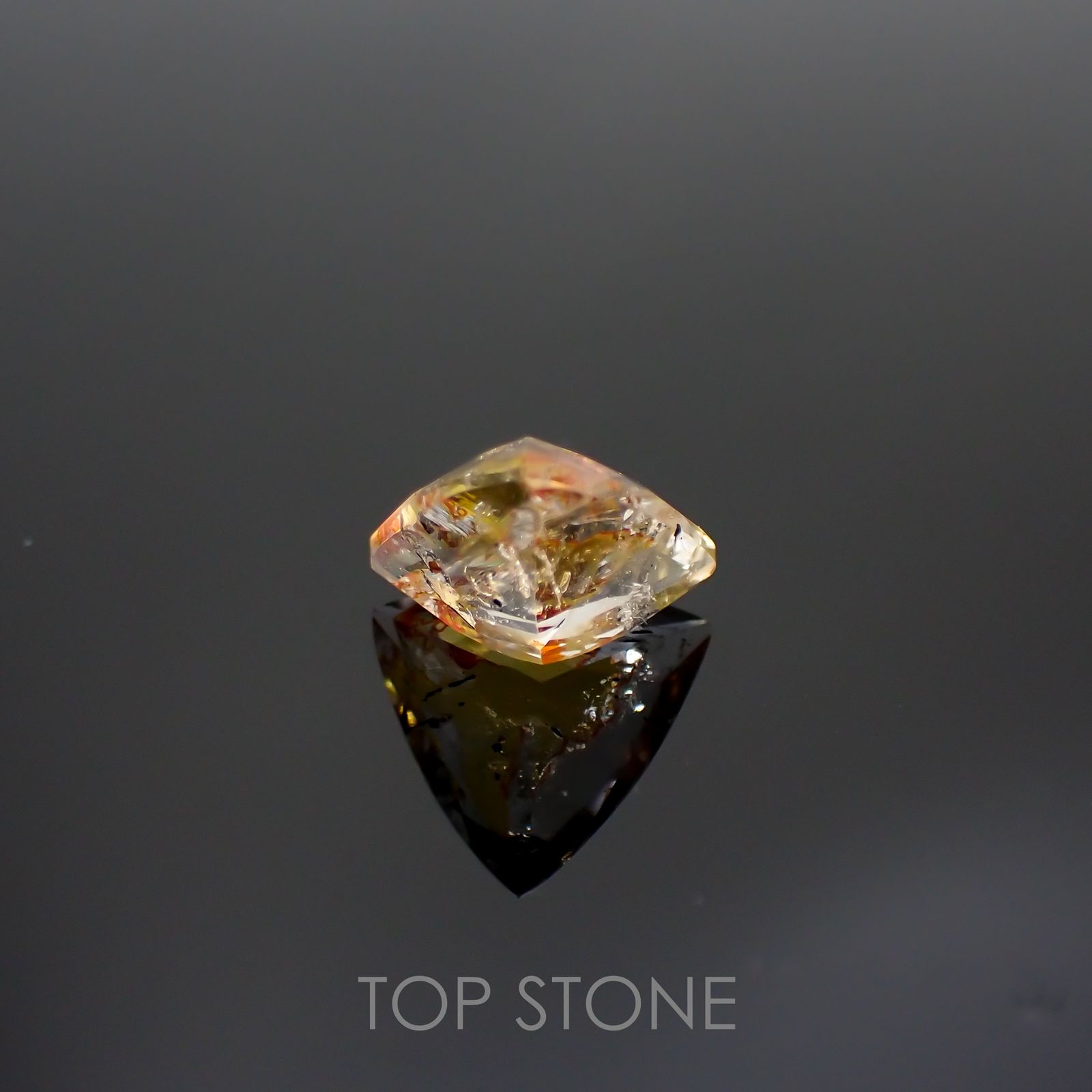 オーロラクォーツ ブラジル・ミナスジェライス産 2.95ct[220114359]10.3x10.2mm前後