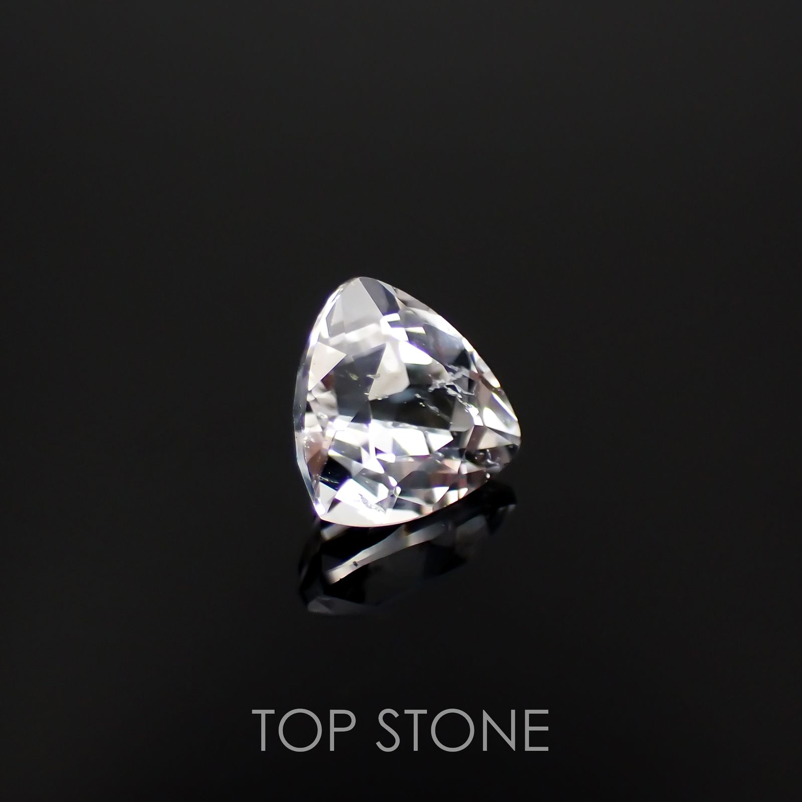 フェナカイト(宝石名フェナカイト)マダガスカル/ブラジル産 0.81ct 識別済[221119139]6x6.1mm前後