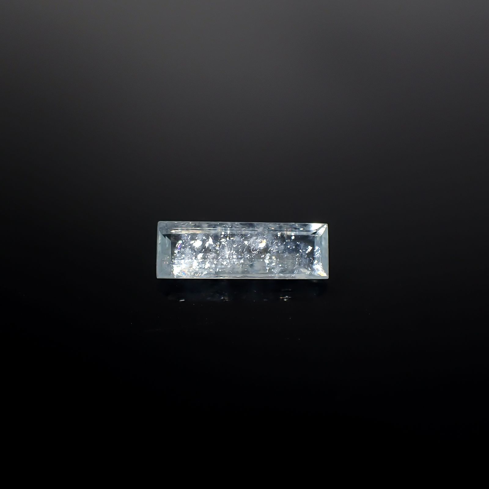 イリデッセンスアクアマリン ブラジル産 2.73ct [250730702]15.8x5.3mm前後