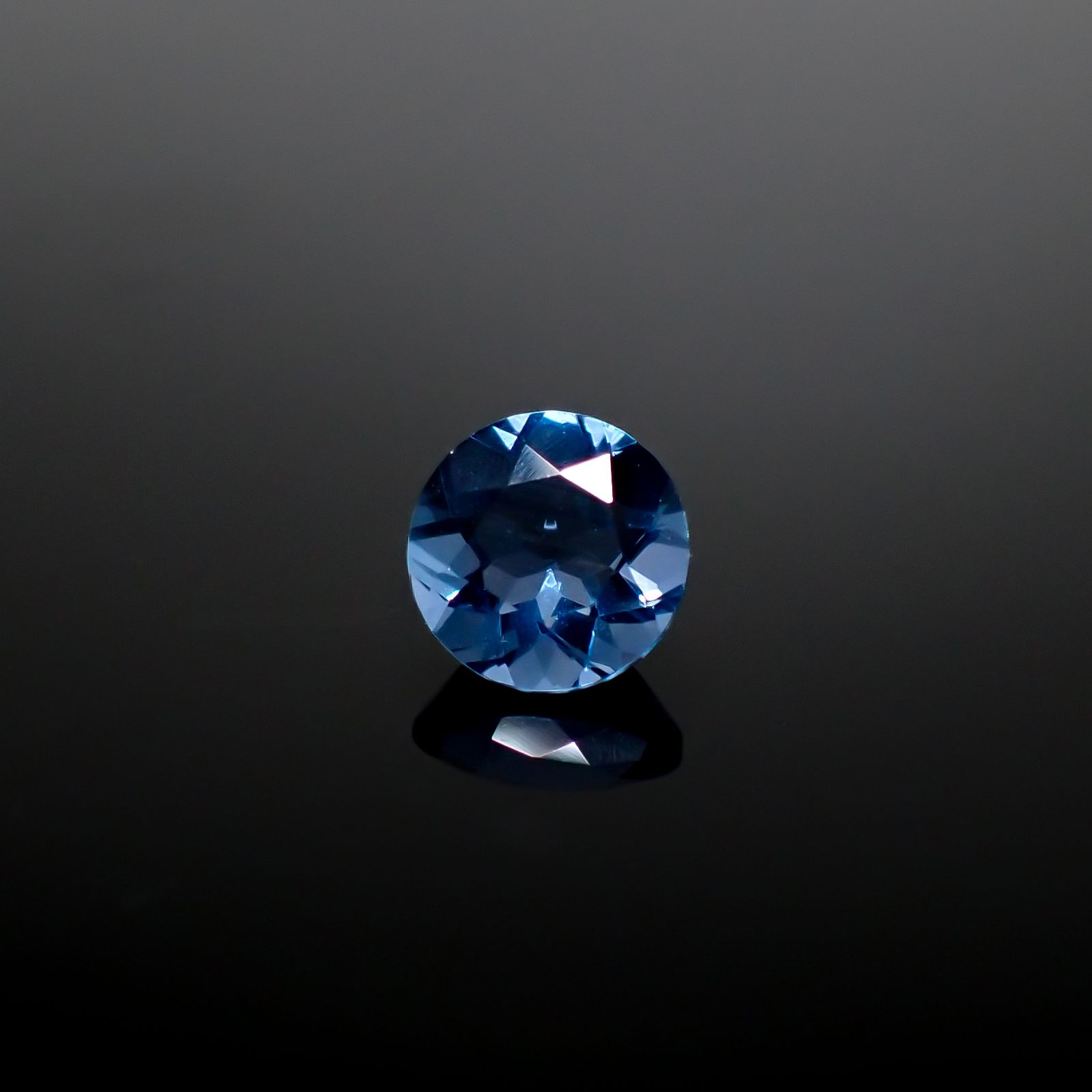 カラーチェンジフローライト ブラジル産 2.18ct [241229644]8.1x8.1mm前後