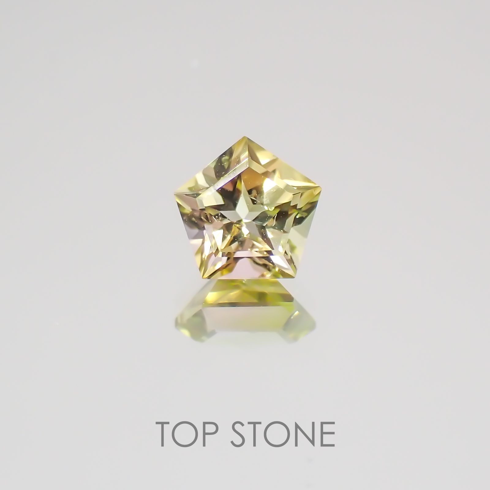 ◇ペンタゴンカット◇バイカラートルマリンSA ブラジル,アフリカ産 ルース 0.49ct[21019552]5.1×5.1mm前後