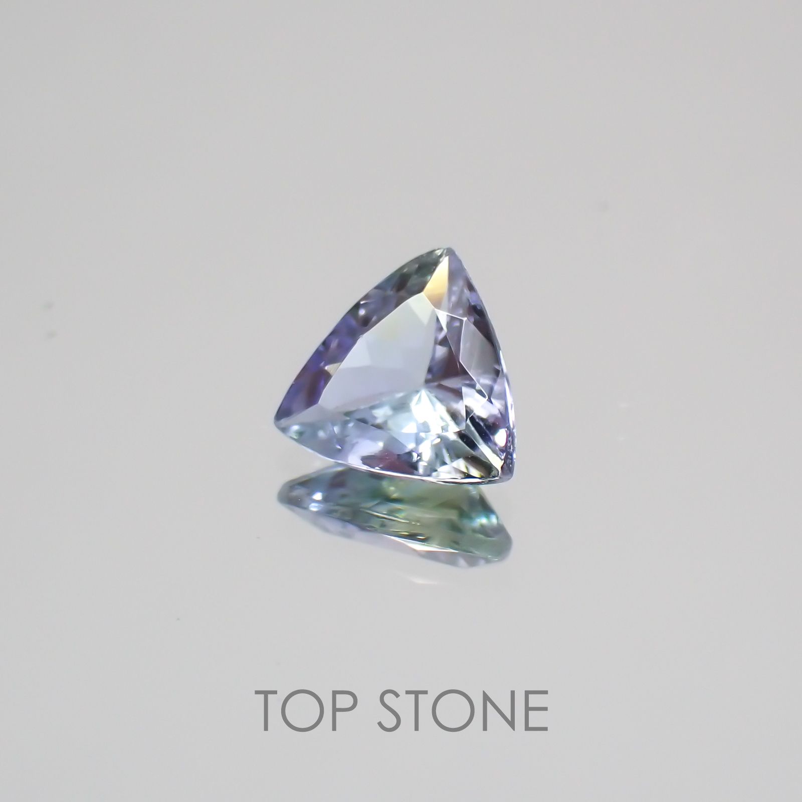 バイカラータンザナイト タンザニア産 ルース 0.63ct[210210047]5.9×5.9mm前後