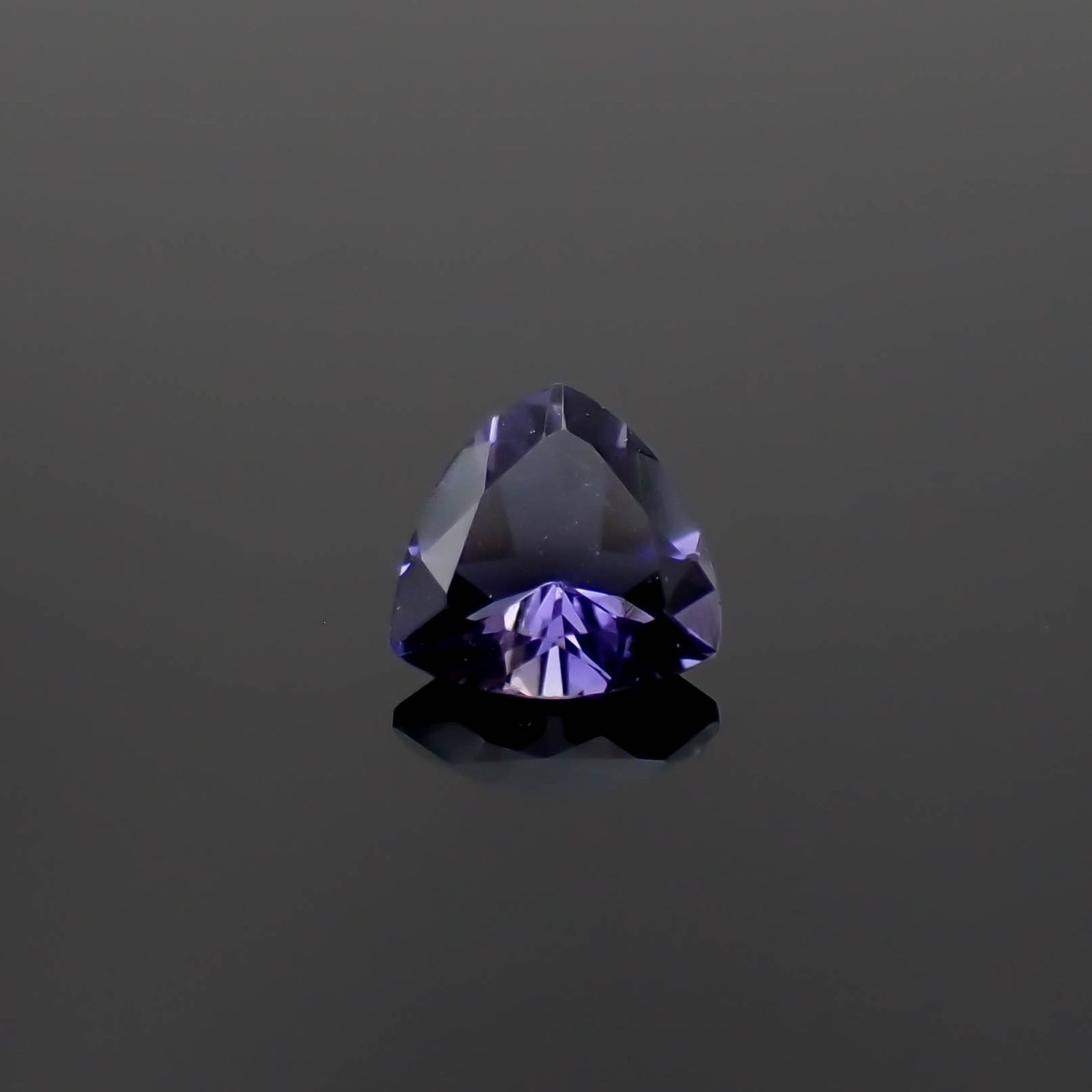 アイオライト タンザニア産 0.55ct[230321014]6x6mm前後