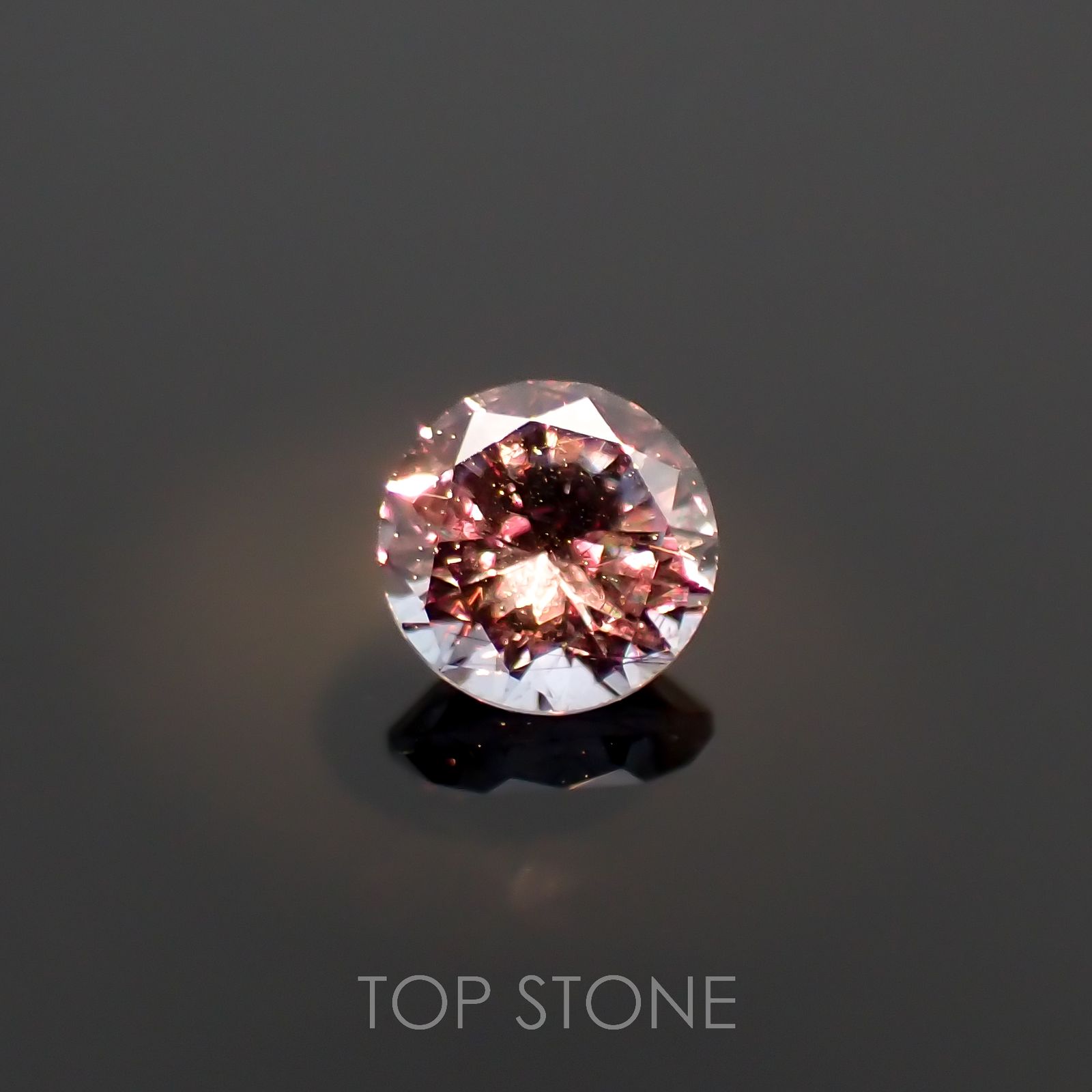 カラーチェンジガーネット アレキタイプ(宝石名ガーネット)マダガスカル・ベキリー産 0.17ct 識別済[221219426]3.3x3.3mm前後