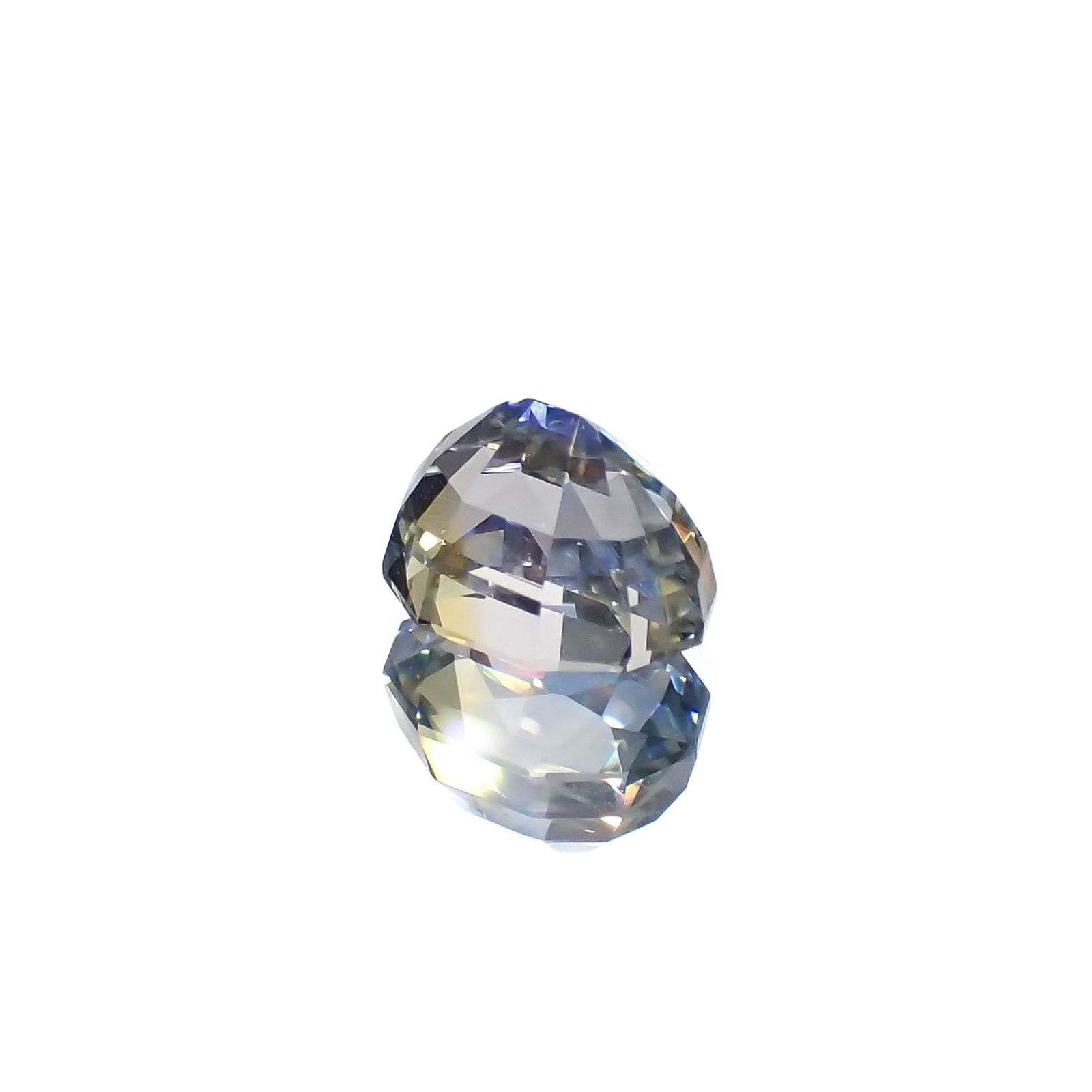 ◇カスタムカット◇アイスブルーサファイア(宝石名サファイア)スリランカ/マダガスカル産 識別済 1.90ct / 7.5x5.6mm前後 [220817455]