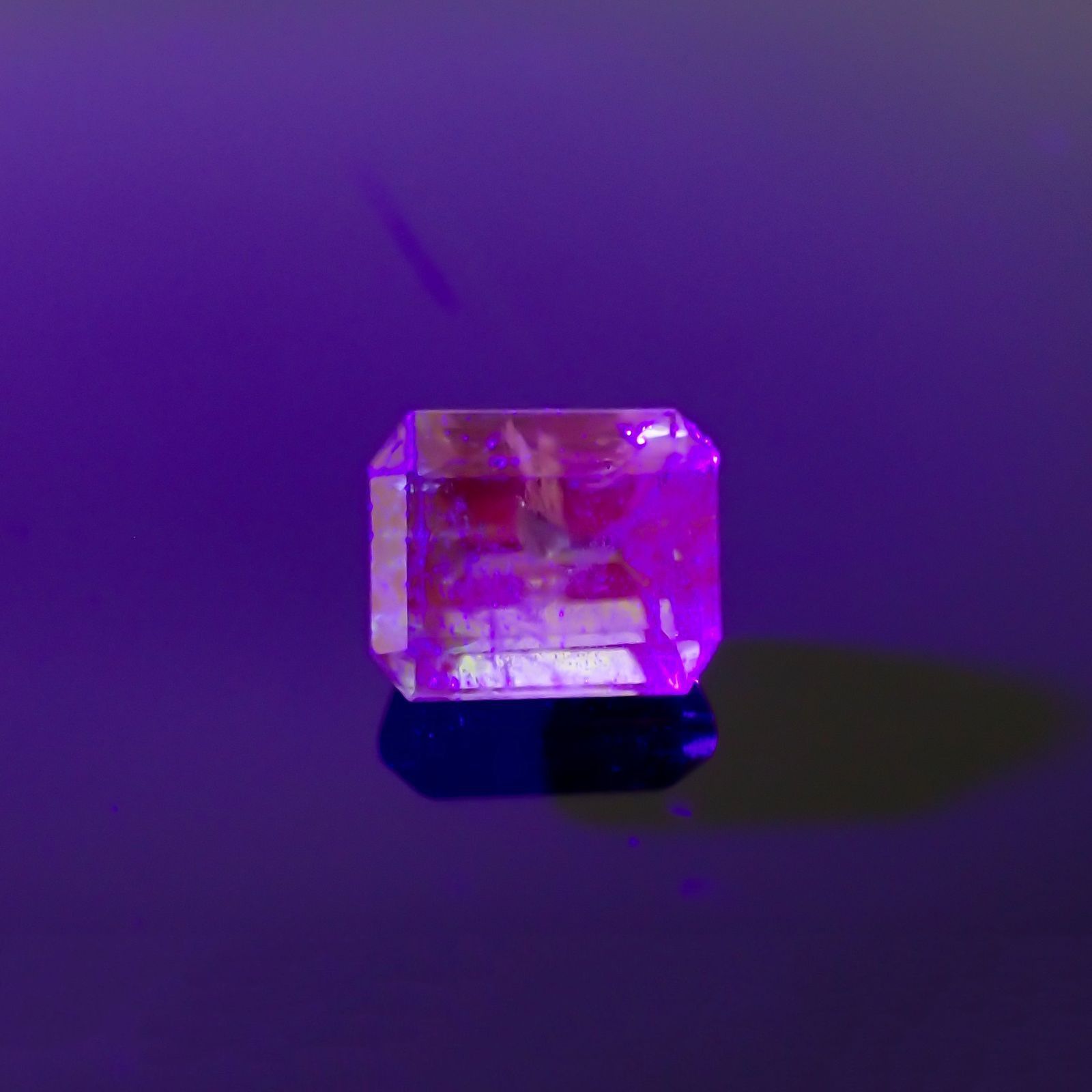 バイカラーツァボライト(宝石名グリーン グロッシュラー・ガーネット) タンザニア産 識別済 1.83ct / 6.7x5.5mm前後 [210711917]