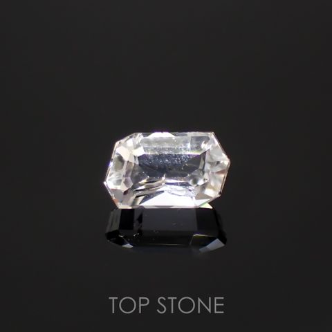 カラーレスエンスタタイト(宝石名ホワイト・エンスタタイト)スリランカ産 0.93ct 識別済[220115572]6.6x4.2mm前後