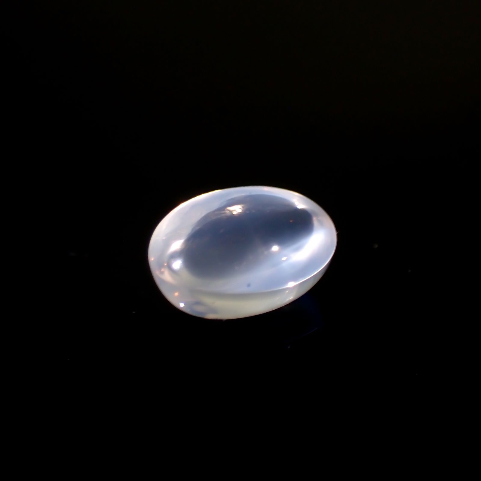 ムーンストーン(宝石名ムーンストーン)インド/スリランカ産 識別済 1.36ct / 8x6.2mm前後 [211113662]