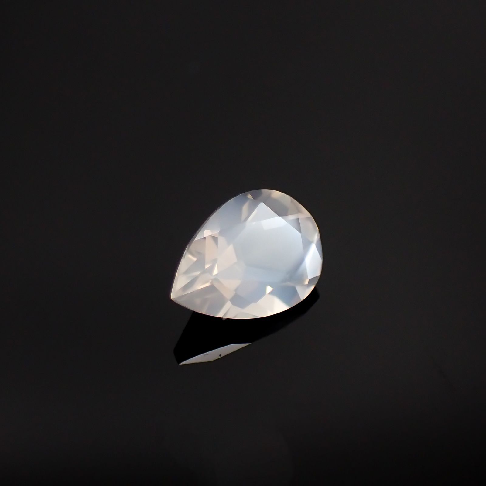 ムーンストーン(宝石名ムーンストーン) インド/スリランカ産 0.58ct 識別済[210611356]7.1×5mm前後