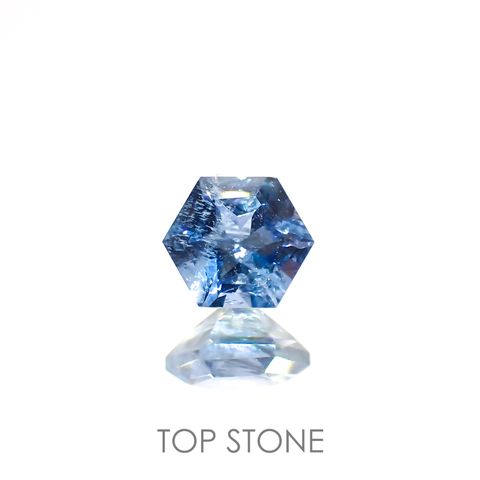 ◇ヘキサゴンカット◇サンタマリアアクアマリン(宝石名アクアマリン)ブラジル産 0.54ct 識別済[220114668]4.9x4.8mm前後