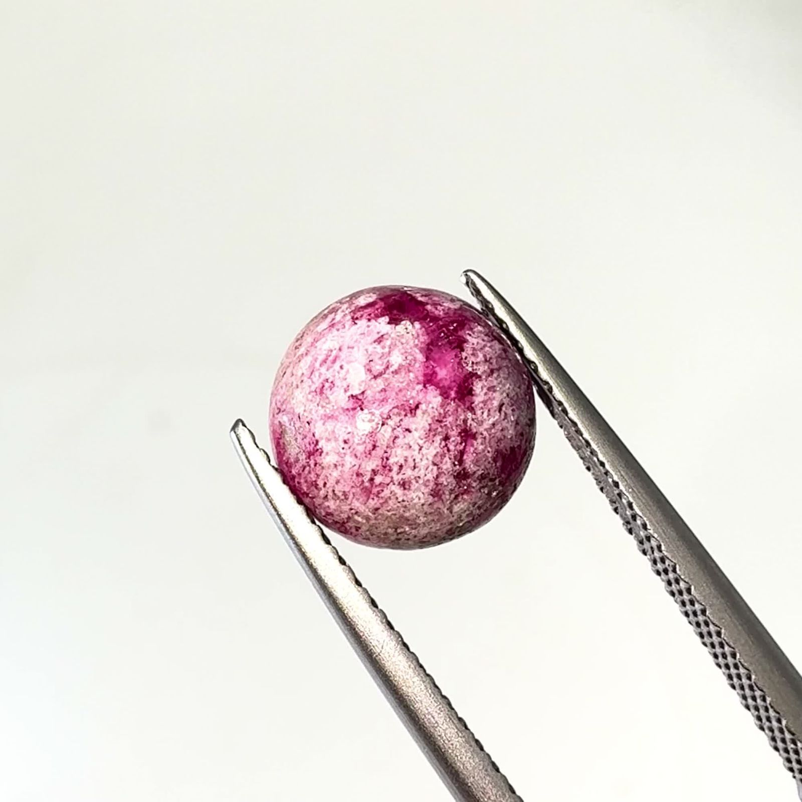 レッドベリル/ピンクベリル(母岩付き) アメリカ・ユタ州産 2.15ct