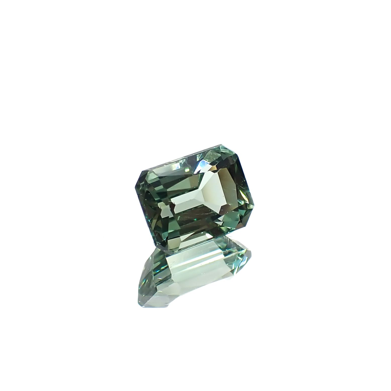 ノーブルモロキサイト(グリーンアパタイト) マダガスカル産 1.75ct[240928981]7.5x5.6mm前後