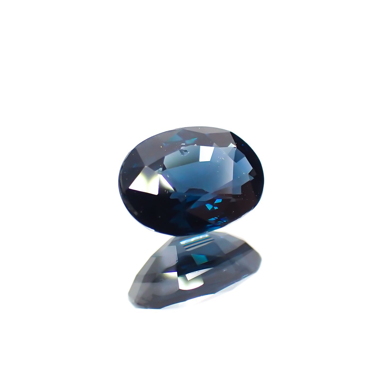 ブルースピネル(宝石名ブルー・スピネル)スリランカ産 1.337ct ソ付(彩珠)[220817239]7.6x5.7mm前後