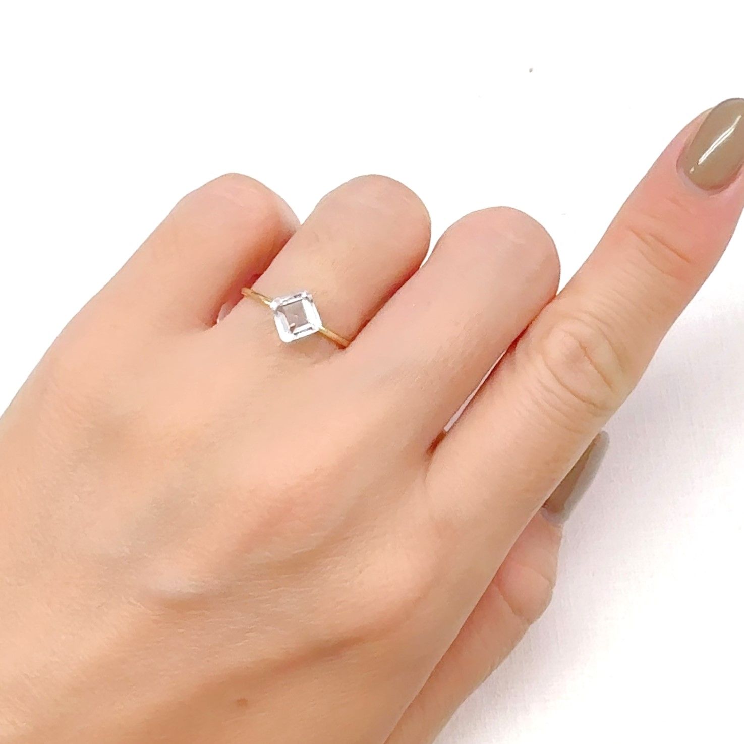 フェナカイト ブラジル産 0.84ct[240928825]6x5.8mm前後