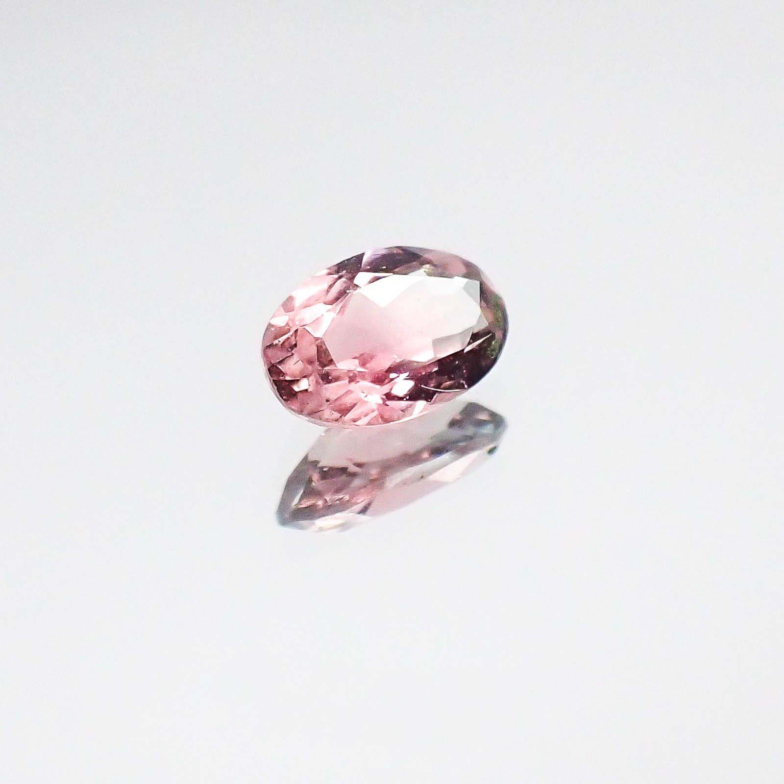 ピンクトルマリン(宝石名ピンク・トルマリン)ブラジル産 0.43ct 識別済[230722940]6.2x3.9mm前後