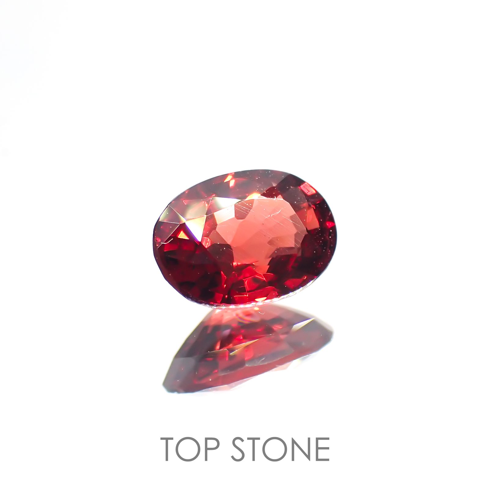 レッドスピネル(宝石名レッド・スピネル)タンザニア産 0.896ct ソ付(彩珠)[220817241]7x5.1mm前後