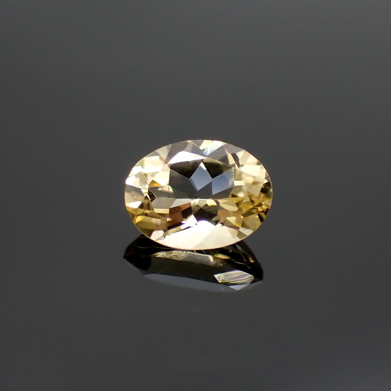 イエローベリル(宝石名イエロー・ベリル)ブラジル産 1.24ct 識別済[220114234]8.1x6.2mm前後