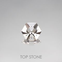 クリノクロアインクォーツ(宝石名アグリゲート・クリノクロアインクォーツ) ブラジル産 7.481ct ソ付(彩珠)[210611225]13.2×13.1mm前後