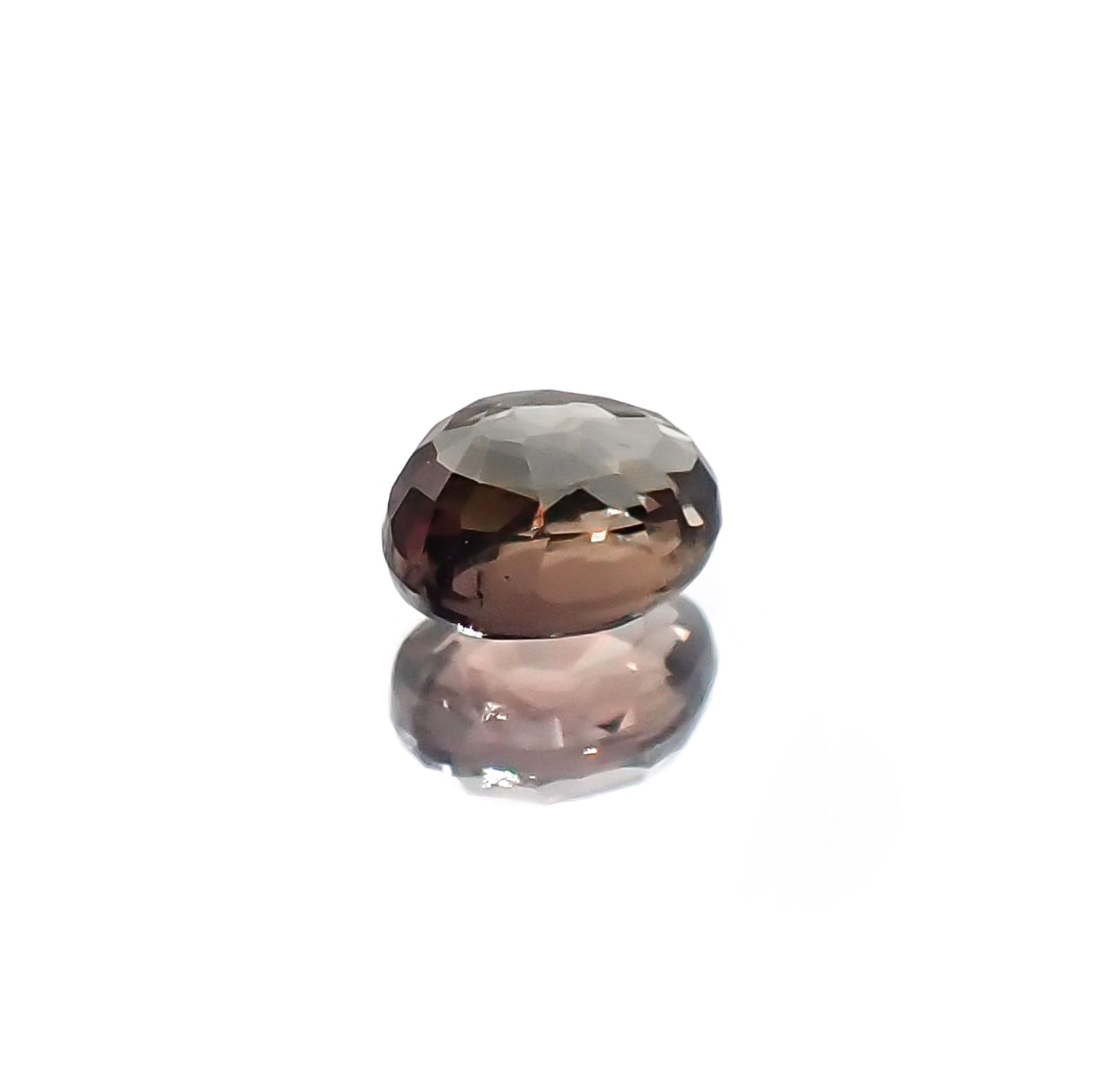 カラーチェンジサファイア 非加熱(宝石名サファイア)タンザニア産 識別済 0.38ct / 4.3x3.5mm前後 [231023982]