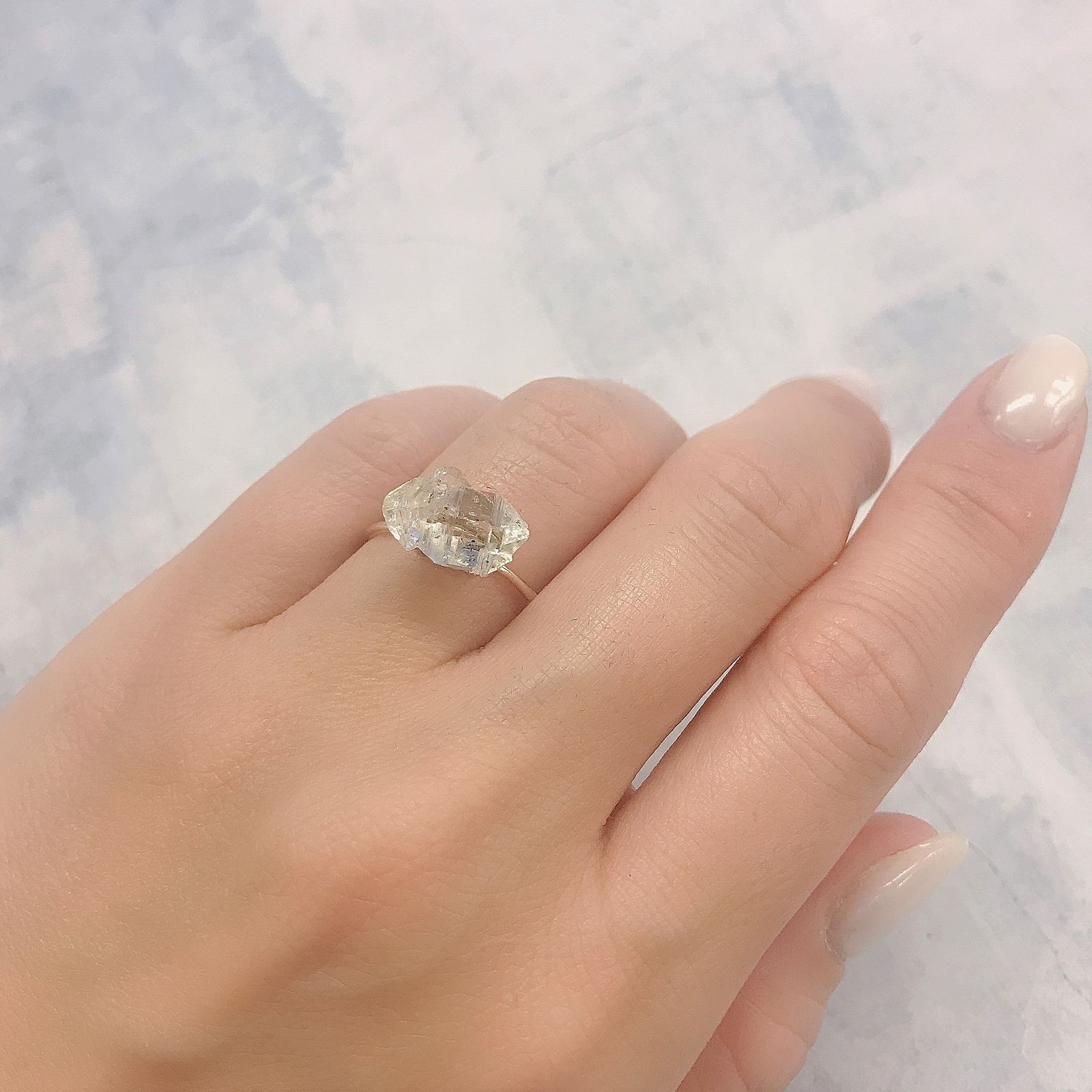 オイルインクォーツ 原石 パキスタン産 3.29ct[220616489]12.7x8.3mm前後