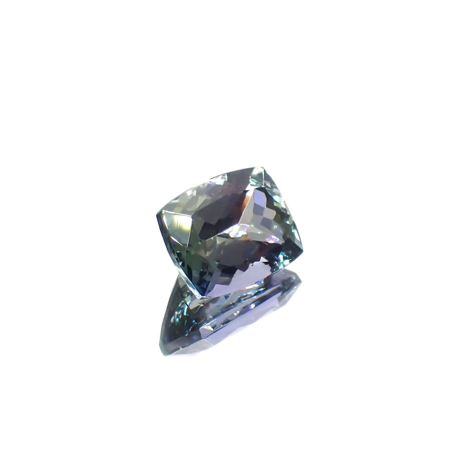 バイカラータンザナイト(宝石名ゾイサイト)タンザニア産 3.77ct 識別済[231224456]10x7.8mm前後
