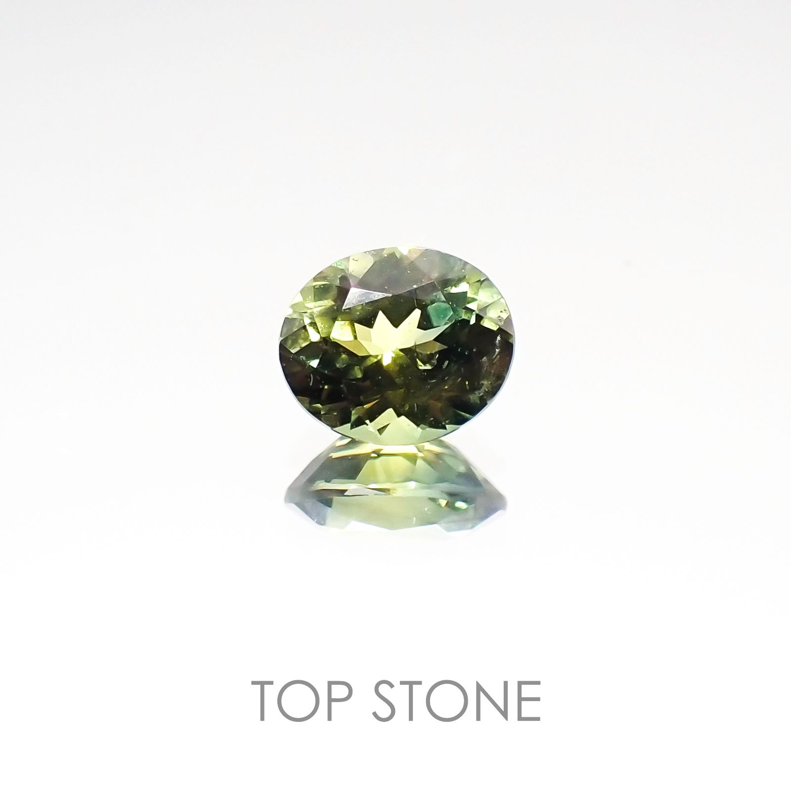 ゴールドシーンサファイア 非加熱 ケニア産 ルース 0.59ct[20117123]5.3×4.5mm前後
