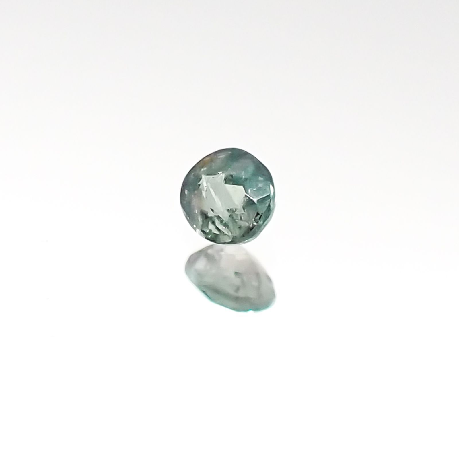 アレキサンドライト(宝石名アレキサンドライト) ブラジル産 0.047ct 識別済[20095557]2.3×2.1mm前後