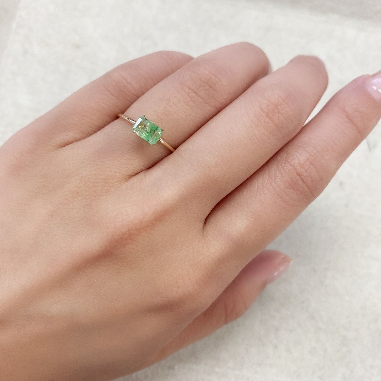 バイカラーツァボライト(宝石名グリーン グロッシュラー・ガーネット) タンザニア産 0.89ct 識別済[231225108]6.5×4.3mm前後