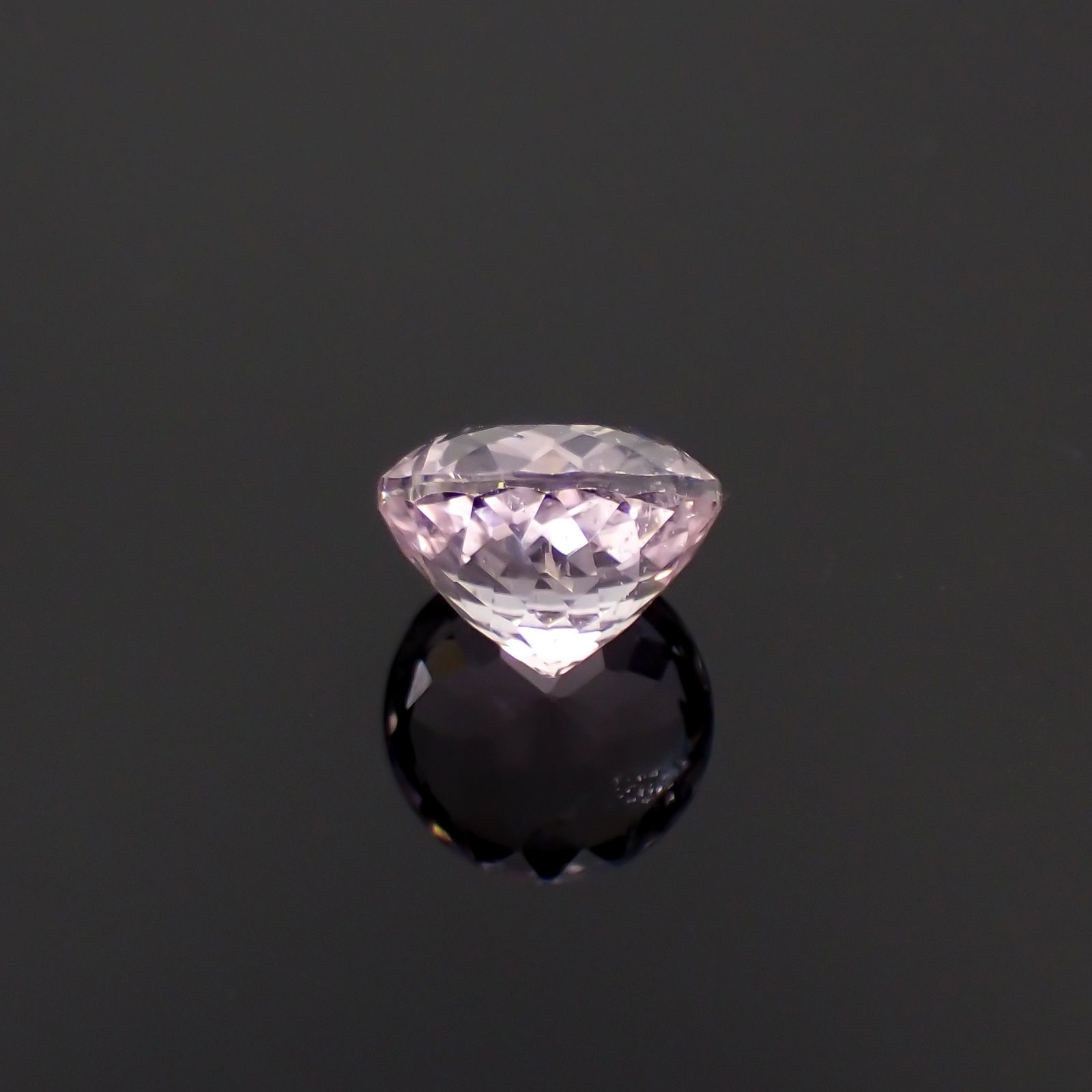 クンツァイト アフガニスタン産 2.59ct [251124352]8.1x8mm前後