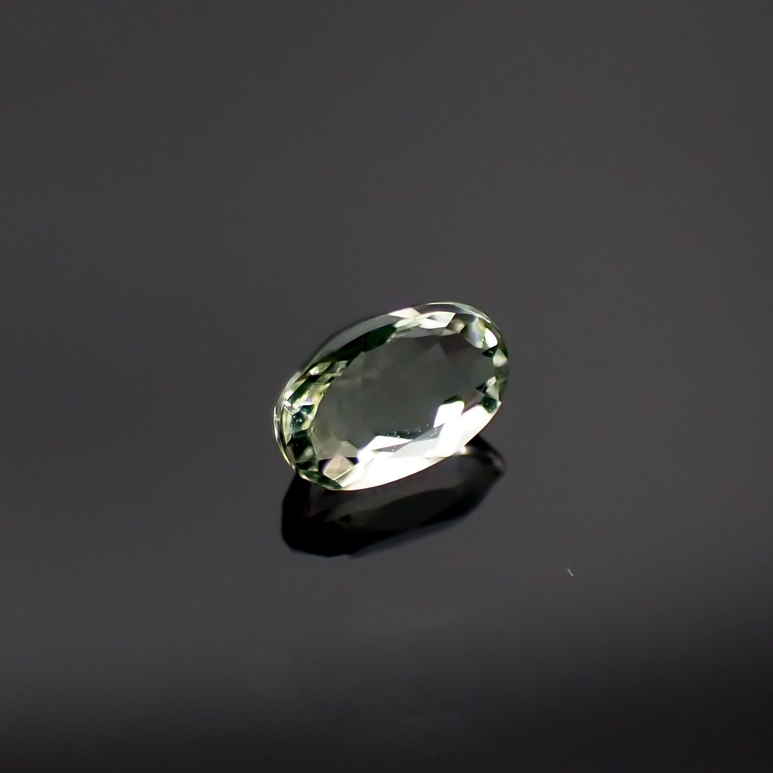 ハイアライトオパール(宝石名オパール) メキシコ産 0.119ct ソ付(彩珠)[210611149]3.8×2.5mm前後