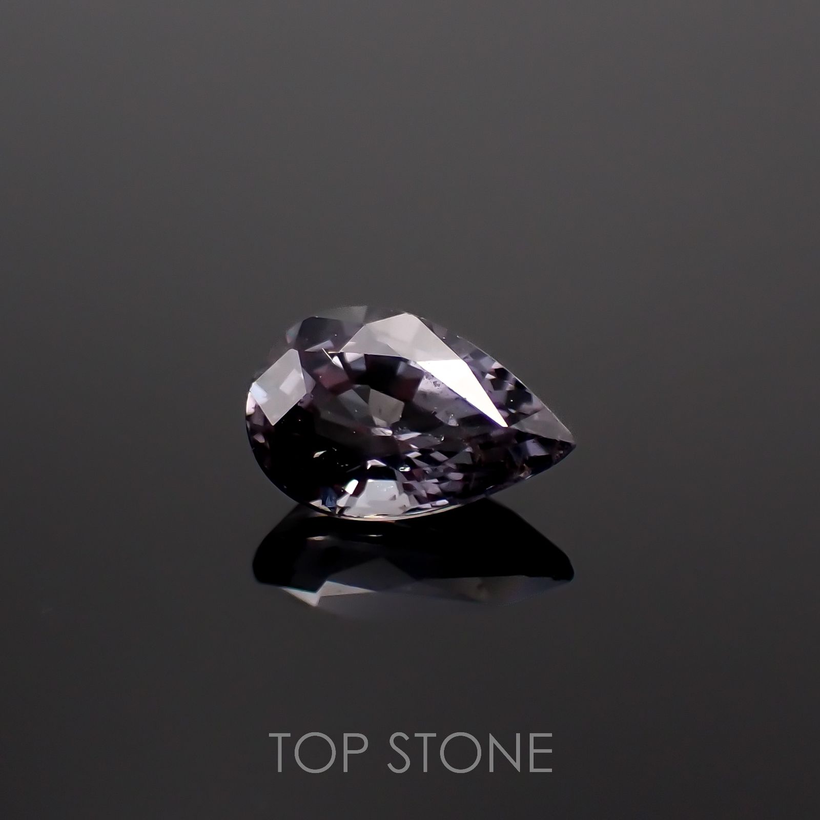 カラーチェンジガーネット アレキタイプ(宝石名ガーネット)マダガスカル・ベキリー産 0.80ct 識別済[221219613]7.1x4.6mm前後