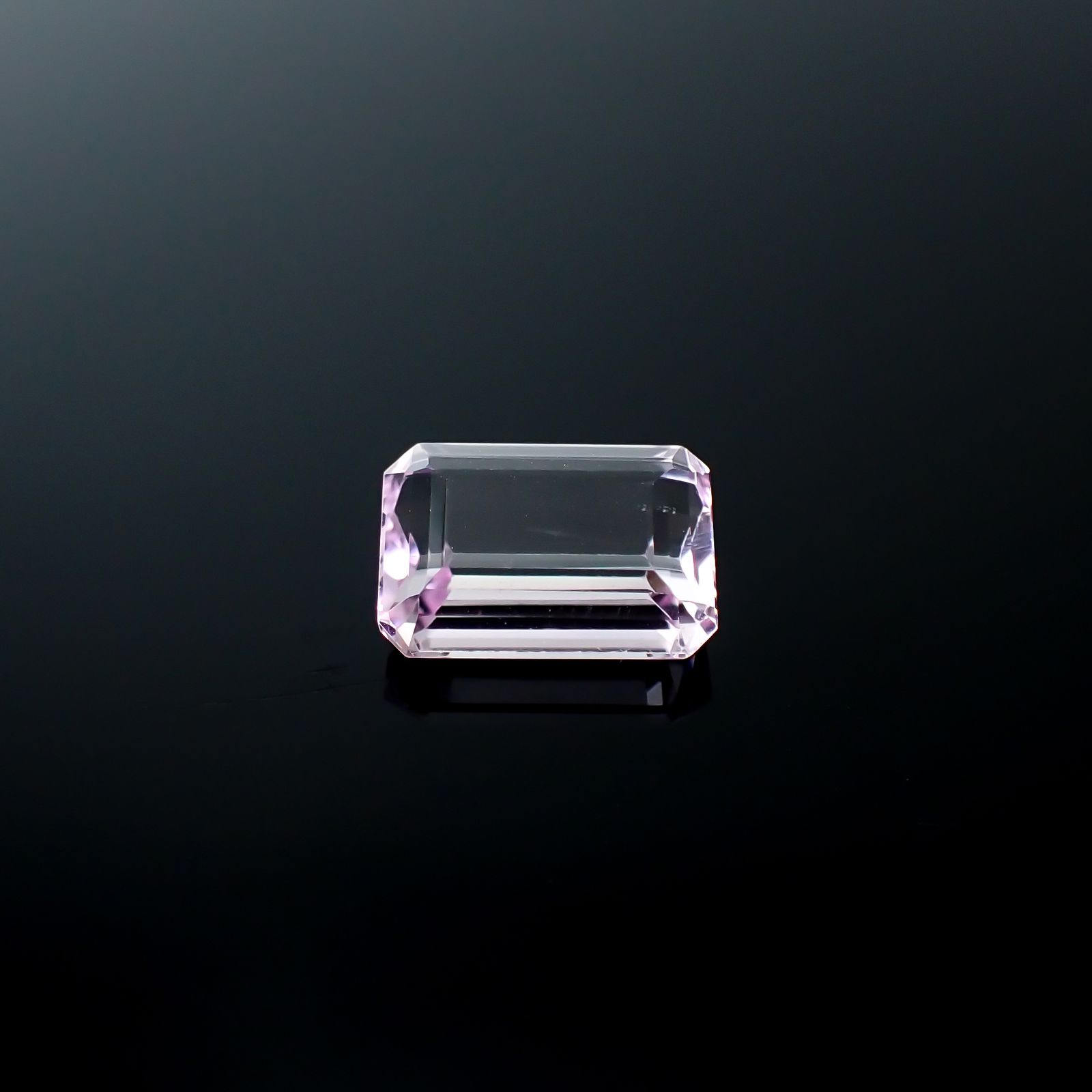 クンツァイト アフガニスタン産 3.93ct[231224714]11.1x7.9mm前後