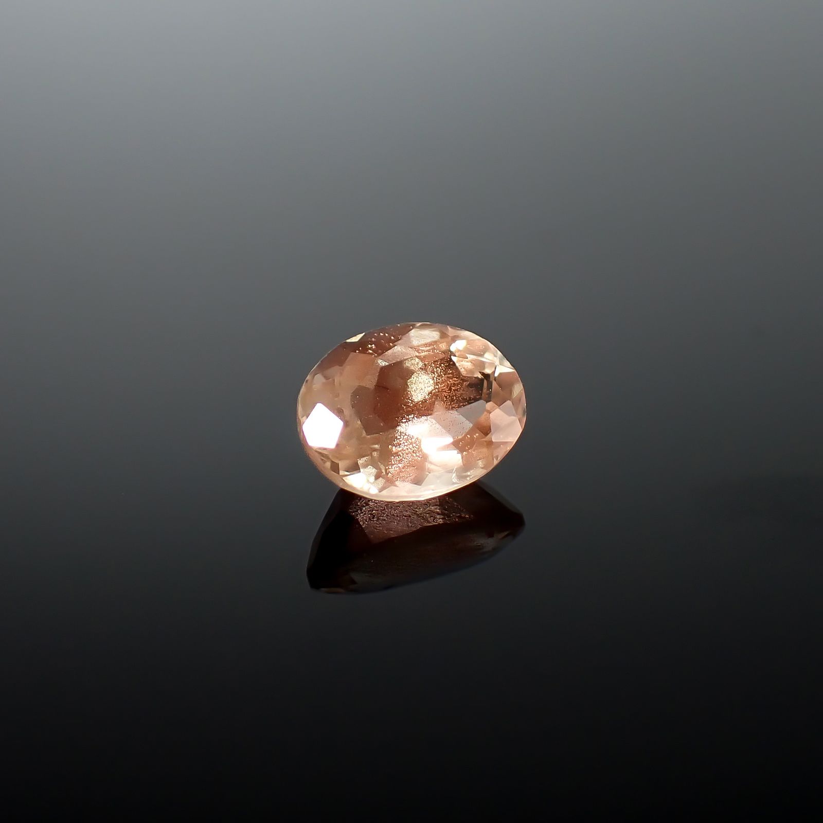 オレゴンサンストーン アメリカ・オレゴン州産 1.34ct / 8x6.1mm前後 [260732639]