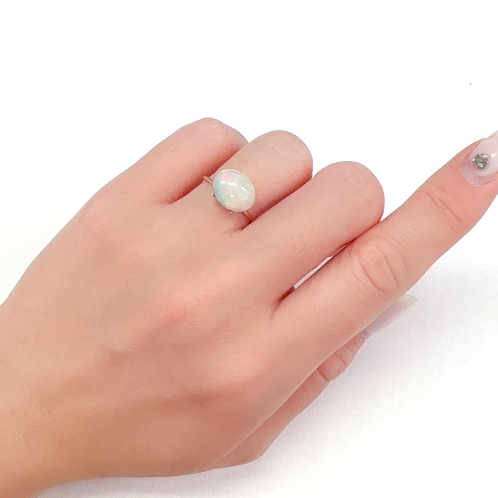 エチオピアオパール(宝石名オパール)エチオピア産 2.136ct ソ付(彩珠)[231224638]11.1x9mm前後