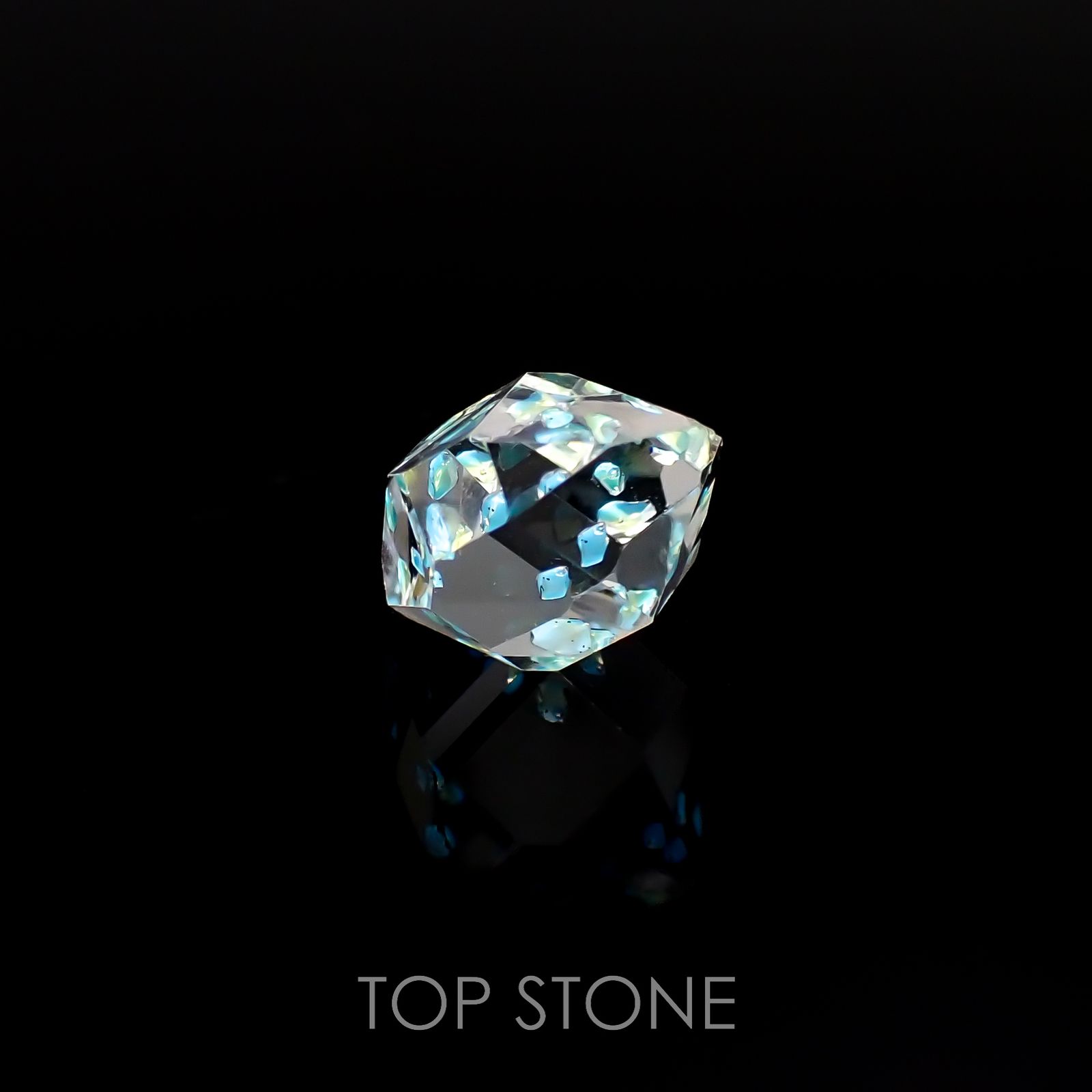 オイルインクォーツ 原石 パキスタン産 2.00ct[220917864]9.3x7.4mm前後