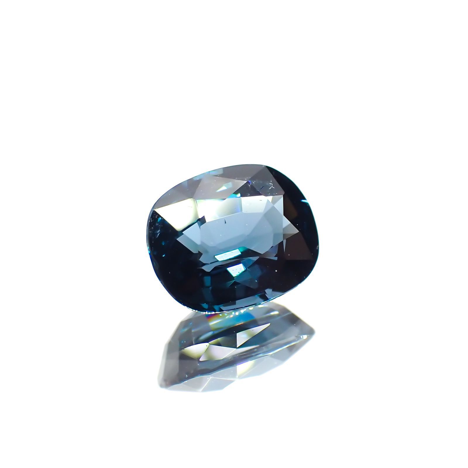 ブルースピネル(宝石名ブルー・スピネル)スリランカ産 1.395ct ソ付(彩珠)[231224450]7.4x5.9mm前後