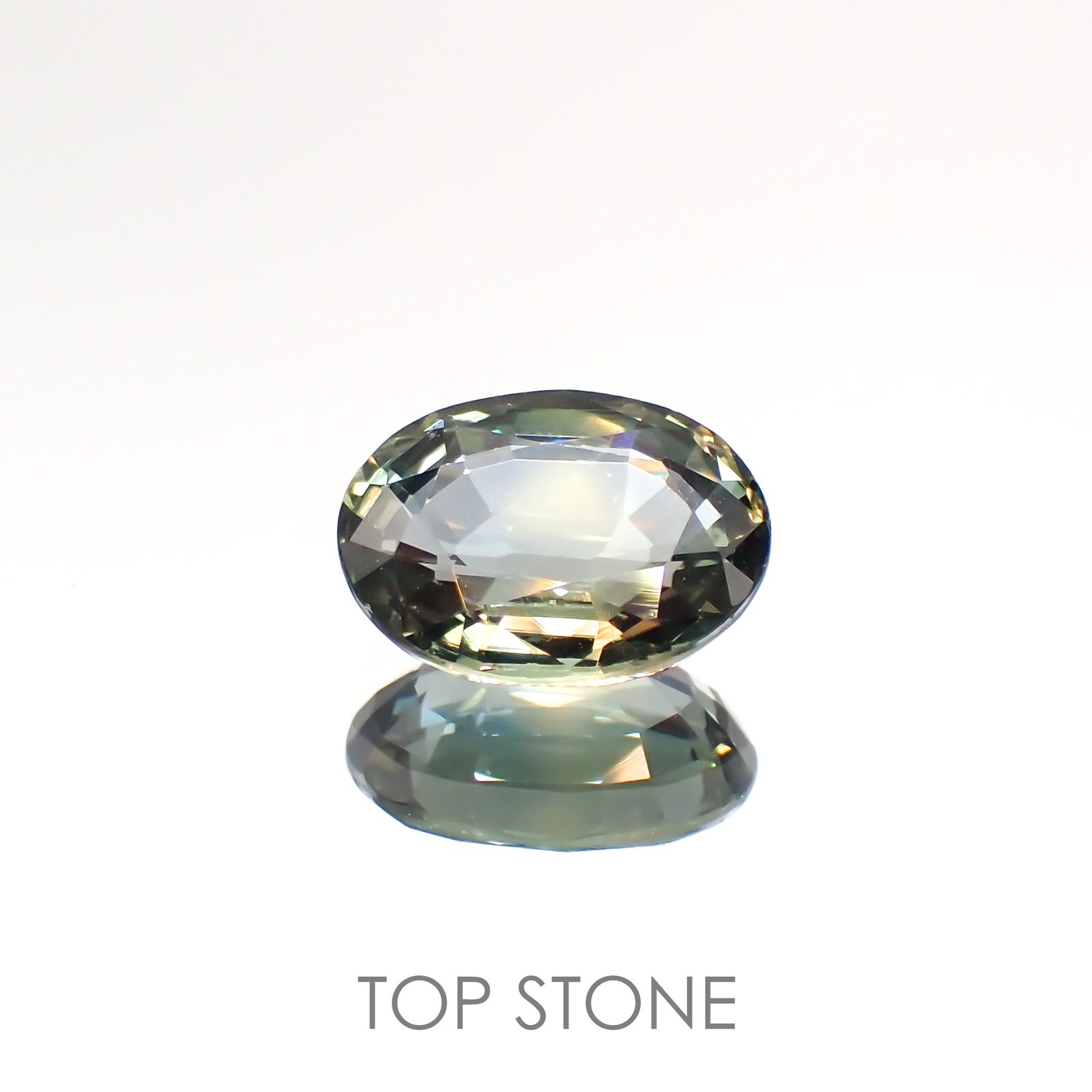 バイカラーサファイア(宝石名サファイア) マダガスカル/スリランカ産 2.128ct ソ付(彩珠)[210912477]8.9×6.9mm前後