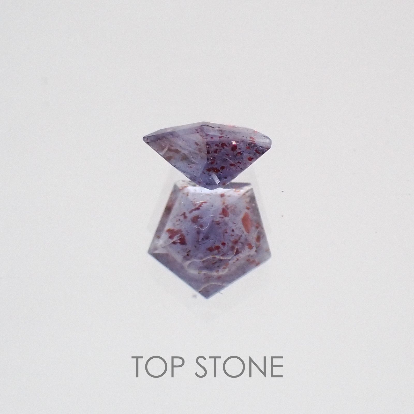 ◇ペンタゴンカット◇ブラッドショットアイオライトSA インド産 ルース 0.15ct[210210077]3.9×4.1mm前後