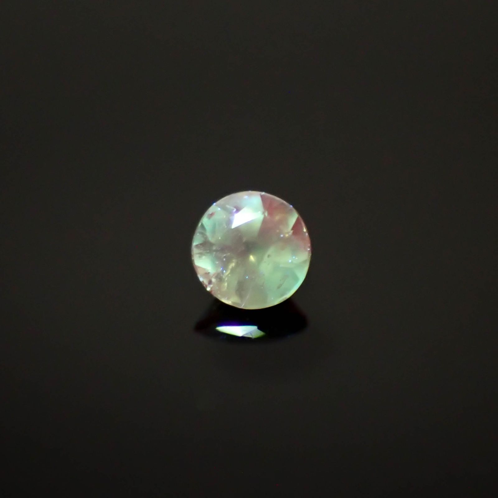 アレキサンドライト ブラジル産/EmeraldMains社製 0.060ct[240527623]2.5x2.5mm前後