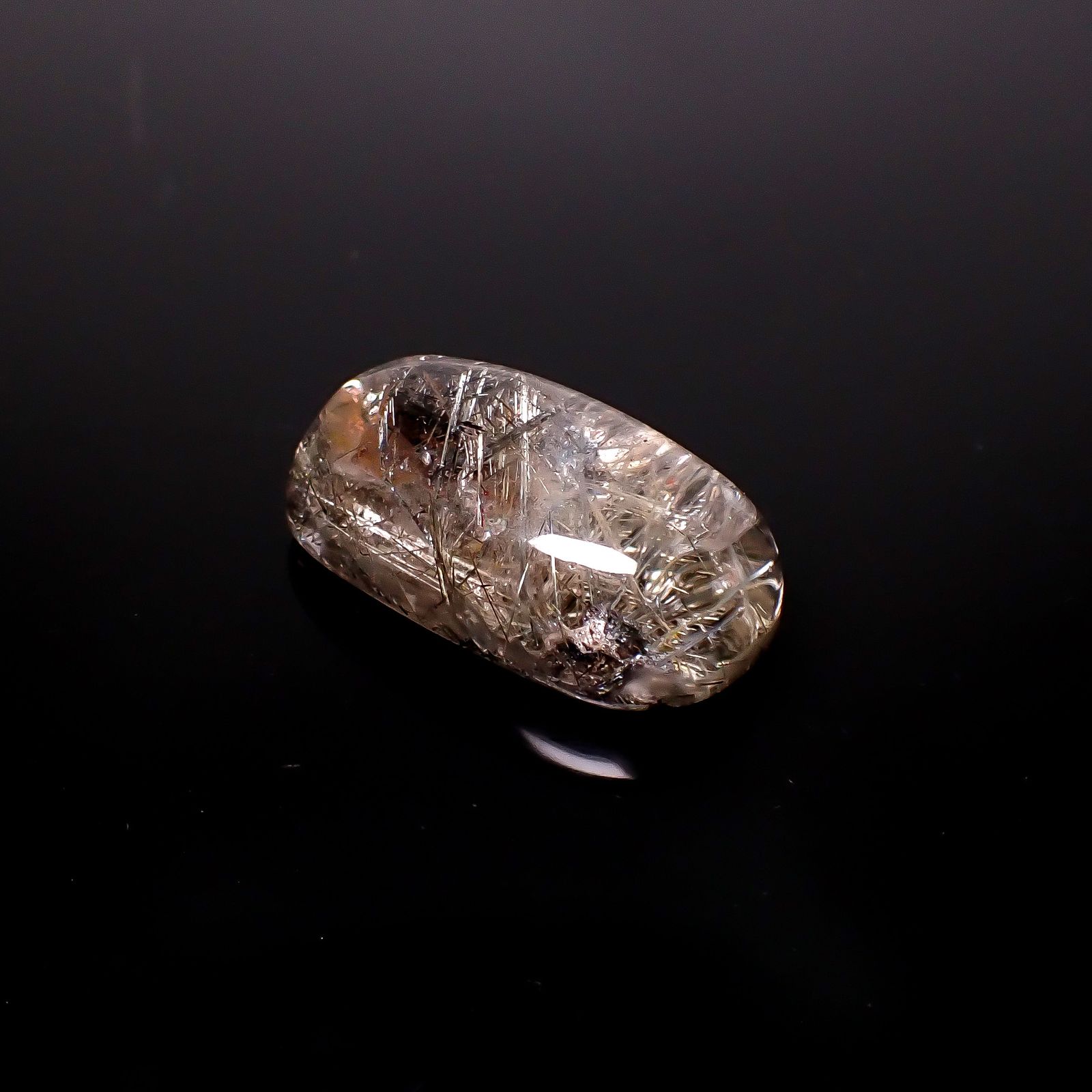 シルバールチルクォーツ ブラジル産 61.79ct / 32.5x18.1mm前後 [260131588]