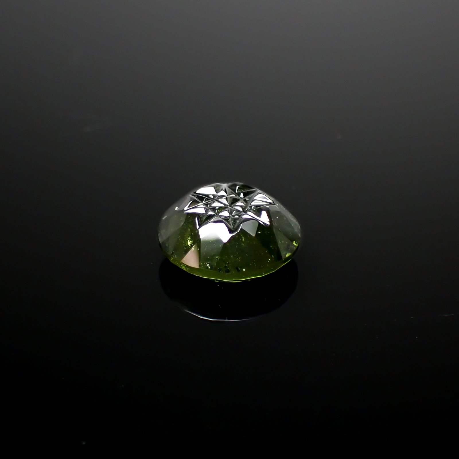 ◇甲州貴石切子Plus Three◇モルダバイト カード付き 旧チェコスロバキア産 4.78ct[240628261]12.1x12.1mm前後