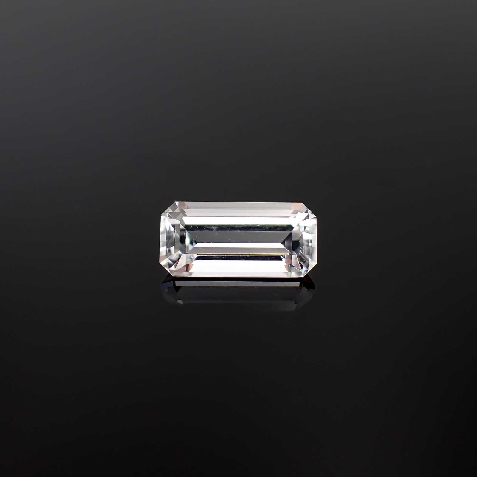 フェナカイト ロシア産 2.24ct / 11.4x5.5mm前後 [260632495]