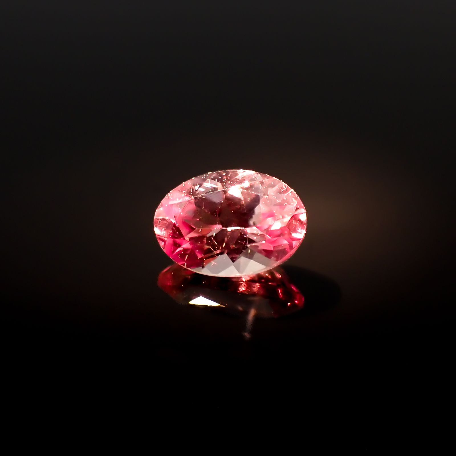 ドラゴンガーネット タンザニア産 0.59ct[230421453]5.8x4.1mm前後