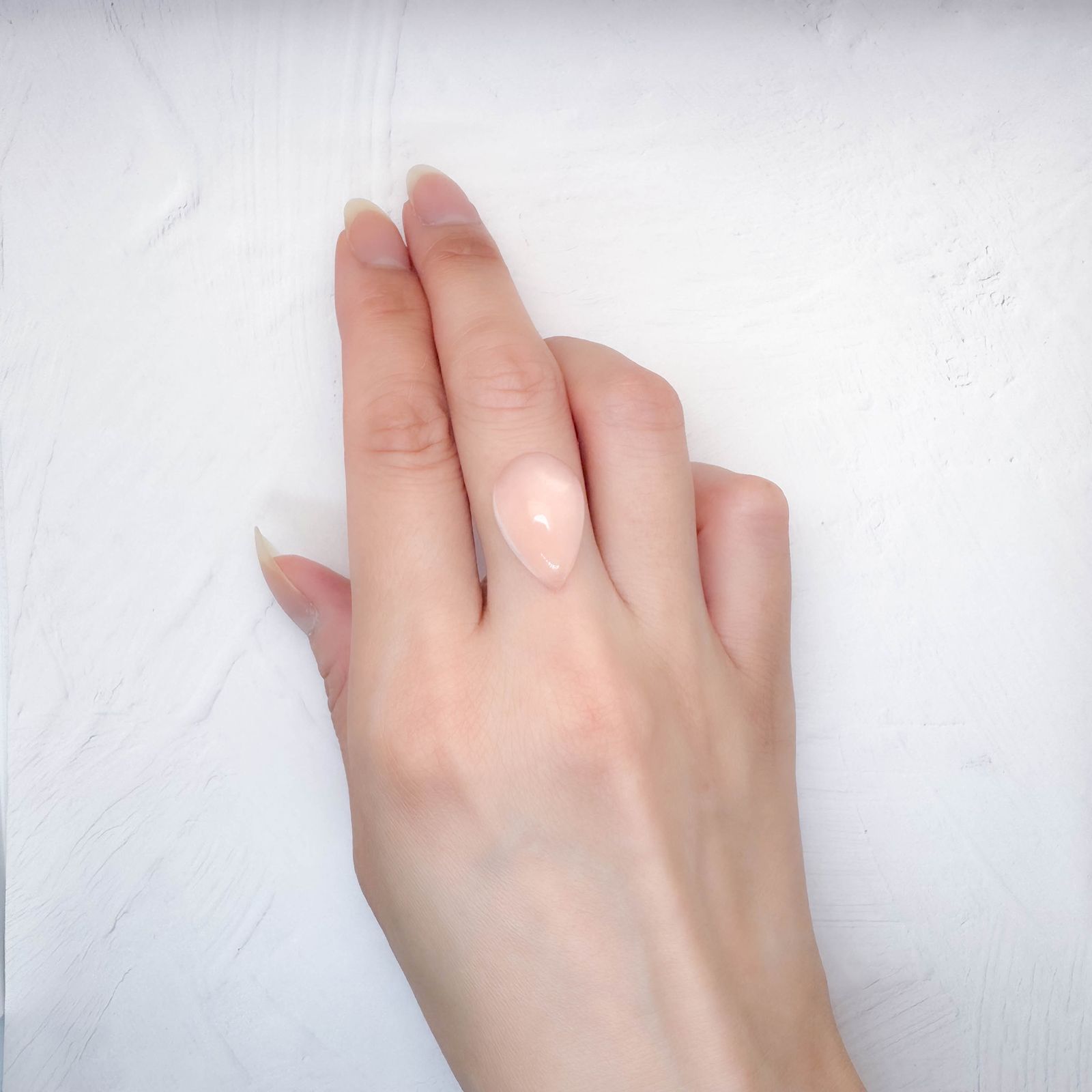 スターローズクォーツ マダガスカル産 10.94ct / 19.8x12.6mm前後 [250730816]